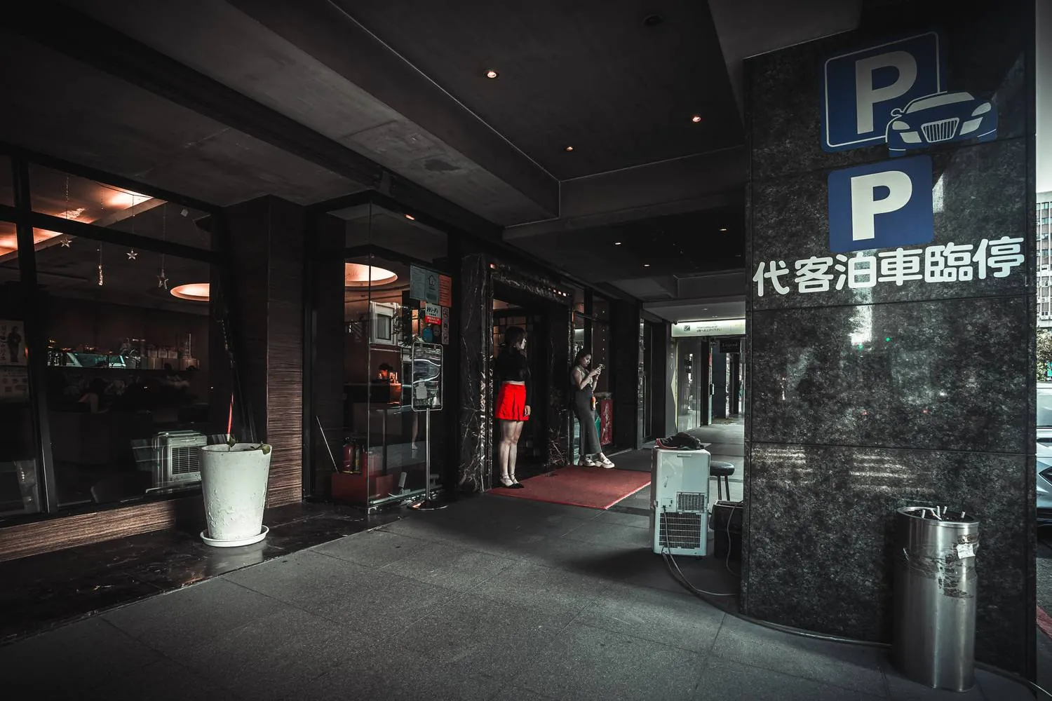 一樓門口